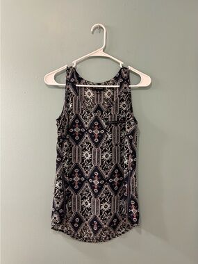 NWOT … MY MICHELLE “Size: S” Printed Tank / Blouse